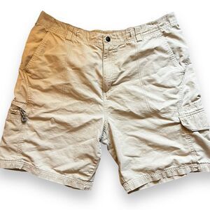 Columbia Men’s Cargo Shorts 6 pockets Beige Size 36 9” inseam